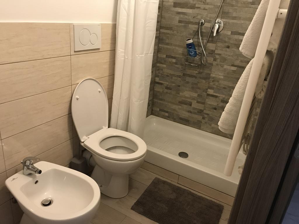 Guest House Montenegro La Spezia Exterior foto